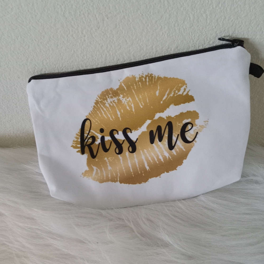 Cosmetics Bag - Kiss Me / Golden Lips